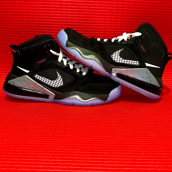 Jordan Mars 270 - Picture 2 of 5